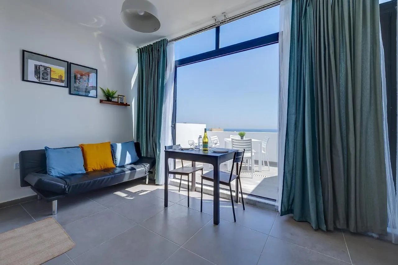 ホテル Sliema Creek Suites